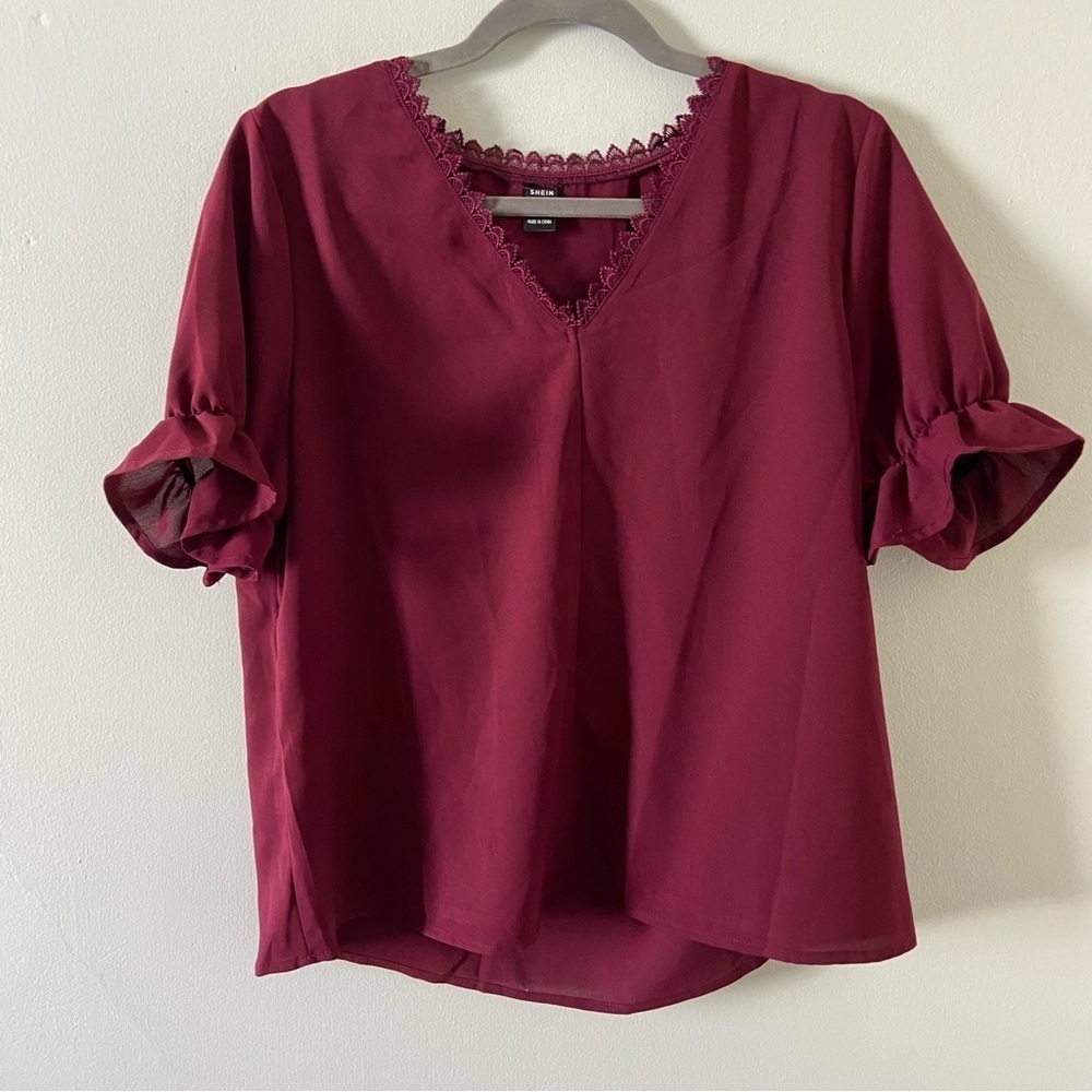 Bundle of 2 Womens Business Casual Tops - 1 gray, 1 maroon - size large